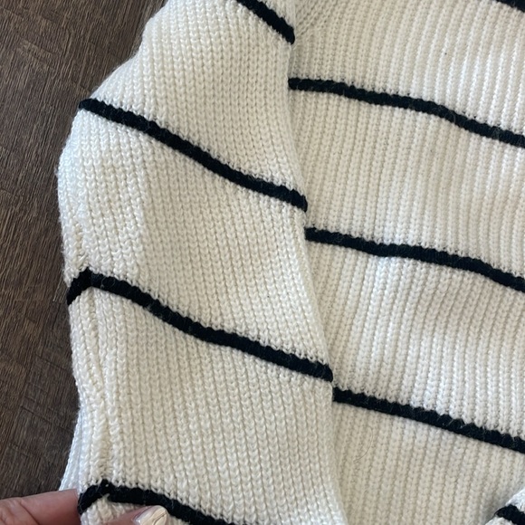 WHBM White Stripe Puff Side neck Zip Sweater, Small - Picture 3 of 8